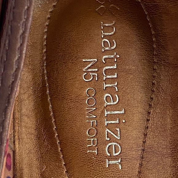 Naturalizer #5 comfort 2.5” (1.5” wide) heel - Picture 6 of 7
